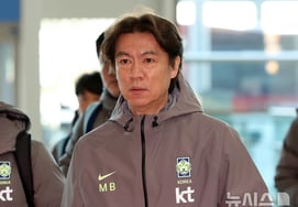 「ホン・ミョンボ保護の最初の相手は有力」デンマーク、「予想通り」強かった··· 『ビッグリガー配置』恐怖の三角編隊＋有効シュート1本も打てなかった『塩水ディフェンス』