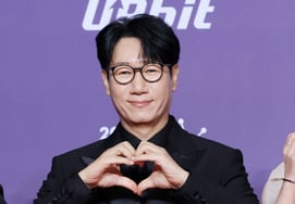 ジ・ソクジン、株式で惨敗「テスラを買ったのに全額マイナス」 [大学生のジ氏]