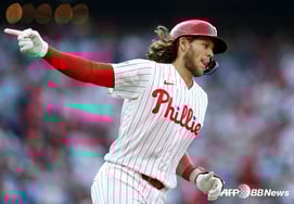 "父母怎么会这样？' 高达45亿的损害赔偿诉讼，PHI明星亚历克·博姆出什么事了？