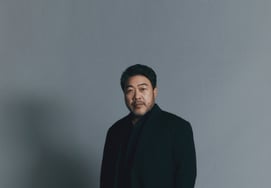 Ли Вон Чон, председатель спонсируемого кандидата на пост мэра Кваньян от Демократической партии Пак Сон Хён "Видение симпатии