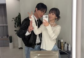 "Jealous ♥ Youngsoo's nickname is honey, the first kiss is a secret." [Star Issue]