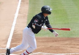 [Chụp ảnh] Kim Hyun Soo quay trở lại Jamsil với kỹ thuật đánh kiếm