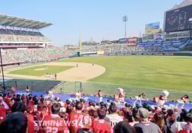 [Chụp ảnh] Mùa bóng chày dài không có bóng chày đã kết thúc! "Các fan bóng chày tìm đến Landersfield."