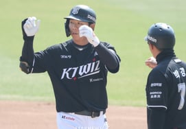 [フォト] イ・ジョンフン「1点追加です」