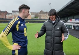 «Встреча с малышом, который подарил мне футбольные ботинки после 20 лет» «Селтик младший» Тирни в адрес Накамуры «Подарок все еще дома»"