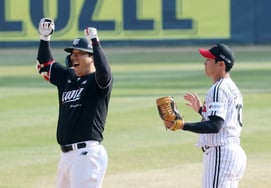 [Фото] Ким Хён Су 'Я не могу смотреть на первую базу'