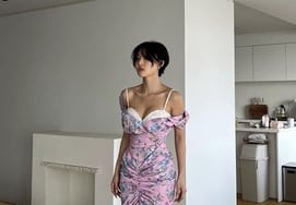 '40kg' Hwasa, 女 singers are also amazed by bold lingerie fashion [Star Issue]