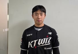 "希望这场比赛能宣传新人李康民的名字"，职业出道战3支安打爆发！ 19岁高中毕业的新人，做得好也很好