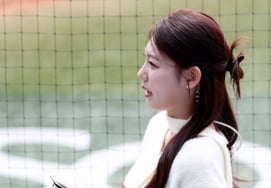 [相片儿] 朴珠恩安娜成为"棒球女神排名变动诱发者"