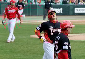 [相片儿] "满垒腾空而退"的罗成范