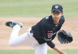 [フォト] キム・ミンス『カチボク逆投』