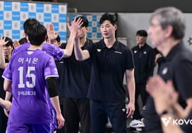 Acting head coach Park Chul-woo said, "Han Tae-joon at the center of Araujo and Ali, looking forward to a crazy toss." [the scene of Jangchung]
