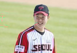 [Photo] Yoo Young-chan and Ryu Hyun-in, strike out and shoot