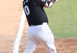 [Photo] Kim Hyun-soo's sacrifice fly in the 9th inning