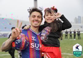 「史上最高のダイレクト昇格戦」水原FCは驚異の4戦全勝、釜山は5試合無敗で疾走··· 先頭争いが激化