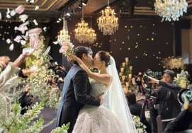 Lee Min Woo ♥ Lee Army tổ chức lễ cưới cùng 2 cô con gáiNụ hôn hạnh phúc [Star Issue]