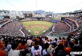 「10G連続完売」のハンファ、しかし「観客減少が確定」だなんて、「1300万人時代」はどれほど厳しいかというと···