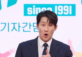 罗尚道:"结婚后在《早晨庭院》发表，入场曲也作为信号曲"