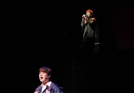 ヨンホ‑イ・ドギョン『幻想的な舞台』 [★写真]