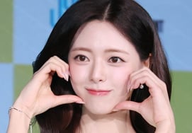 "哇！ 《大发》表艺珍→ITZY有娜→Triple S金彩妍，蚕室LG队与KIA队的比赛豪华开球阵容登场