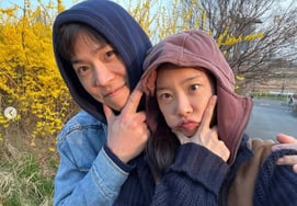 パク·ソジン、♥イ·ドンハと春のツツジデート..優しい3年目の夫婦