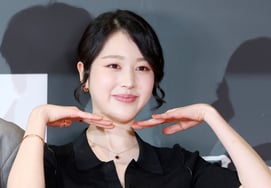 Jang Da Ah, vẻ đẹp giống hệt em trai Jang Won Young [★Ảnh]