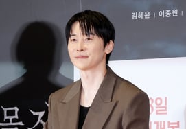 キム・ジュンハン、今日似合うスタイリング [★写真]