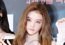 エラ、神秘的な瞳 [★写真]