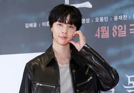 Johnny, idol bắn tim bằng má trái tim [★Ảnh]