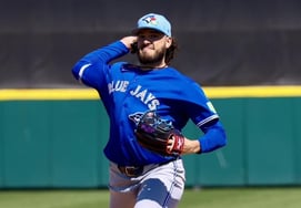 [速報] 『あり得ない』フォンセ、5年ぶりのMLB復帰戦で衝撃の負傷 強板→守備中に膝を負傷した！ 2と1/3イニングで1失点