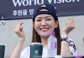 "结婚的愿望是……" 是丸子皇后乐队。朴恩英将于5月与医生在新罗酒店举行婚礼 [综合]