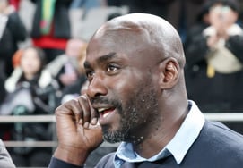 [человек.] 'Быстрый замена главного тренера прямо перед чемпионатом мира' Гана рассталась с тренером Отто Адо