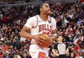 "Tại sao lại chúc mừng những bất công như tình đồng tính?" Tuyển thủ NBA phát ngôn căm ghét thiểu số