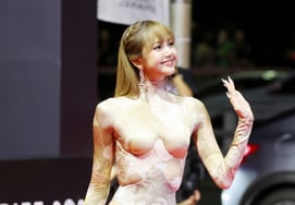 BLACKPINKのリサ、ラスベガス・レジデンシーで公演を開催..K‑POP初