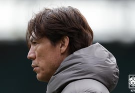 『0-4の大敗でも戦術は変わらず』ホン・ミョンボ監督率いるチーム、平均3.3ゴールのオーストリアのホーム火力が試練に直面