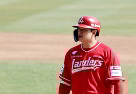 Kim Jae Hwan - người không hài lòng với '2G 18 điểm' - đã bảo vệ Kim Jae Hwan trong '8 cú đánh không trúng bóng'" [hiện trường Incheon]