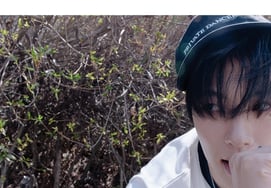 キム・ソンチョル「働き続けられることに感謝」信念の発言の中のフォトブックAカット公開