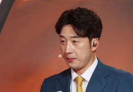 [Photo] Lee Taek-geun's "Taek-geun's V will fall out for the talk battle."