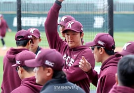 [At one go] "Along with the first team." Kiwoom's Ahn Woojin Kiwoom.