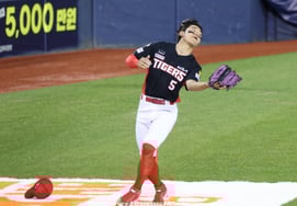 [Photo] KIM DO YOUNG, "The defense is cool, too."