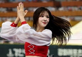 [フォト] 「3連勝を応援しよう！」『スッキリ』ユ・ボヨン