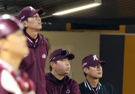 [相片儿] "逆转兰德斯实现开幕三连冠"的薛钟镇教练