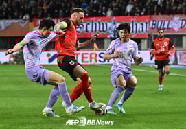 「ソン・フンミン、決定的なチャンスを逃した」韓国、オーストリアと得点なしで前半終了