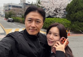 'Наследие → Отказ от 2-го года' Джин Тэ Хён "Красивее, чем цветок ♥ Пак Си Ын, в последнее время я не могу фотографировать и вспоминать об этом"