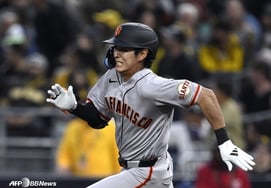 "Wow!" Lee Jung-hoo, "The first three hits of the season." Look at that! batting average 0.077 → 0.222 'wonderful rise'