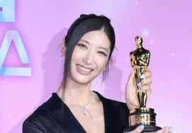 "Dicaprio waving his light stick.." Behind the scenes of JAEJAE's Oscar performance [the star scene]