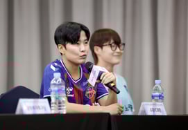 Замечания Джи Со Ёна: «Что я должен сделать, даже если я ем жажду... Помогает до конца женскому футболу и побеждает" [Место проведения Олимпийских игр]