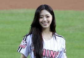 Yuna (ITZY) 'Chỉnh đốn lại eo con kiến' [★Ảnh]