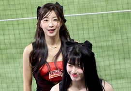 [フォト] ステージを埋め尽くすジョ・ダジョンとアン・ジヒョン