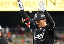 「11:5→11:11→14:11」KT創設初の開幕で4連勝！ 「唯一無敗」単独首位「4Gで40得点爆発」··· ハンファは2連敗 [大田（テジョン）現場レビュー]